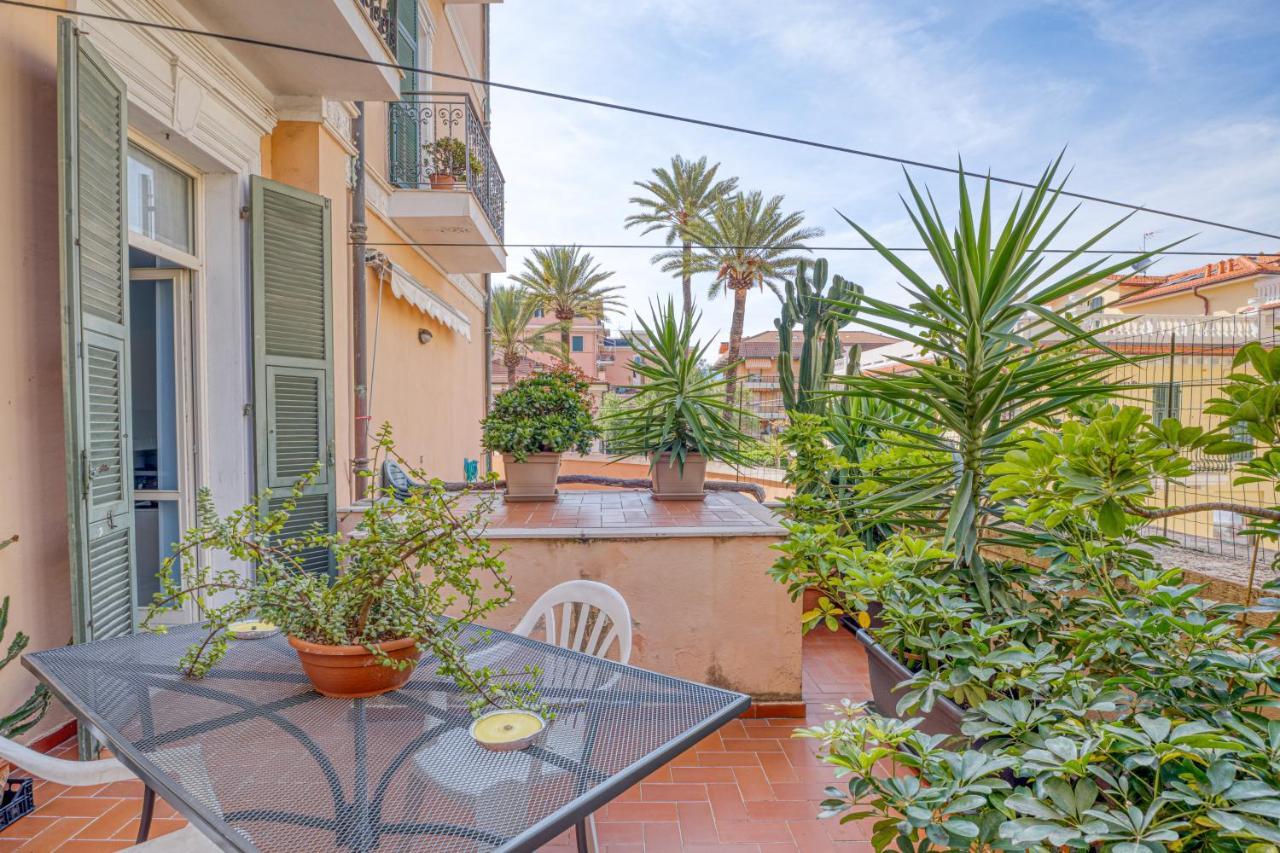 Vivi La Dolce Vita A Due Passi Dal Mare Bordighera Exterior photo